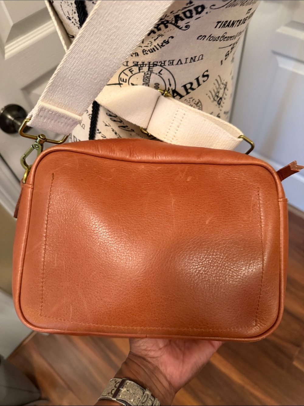 Madewell Leather Crossbody Camera Bag in Cognac with Adjustable Cream Strap - Picture 5 of 8